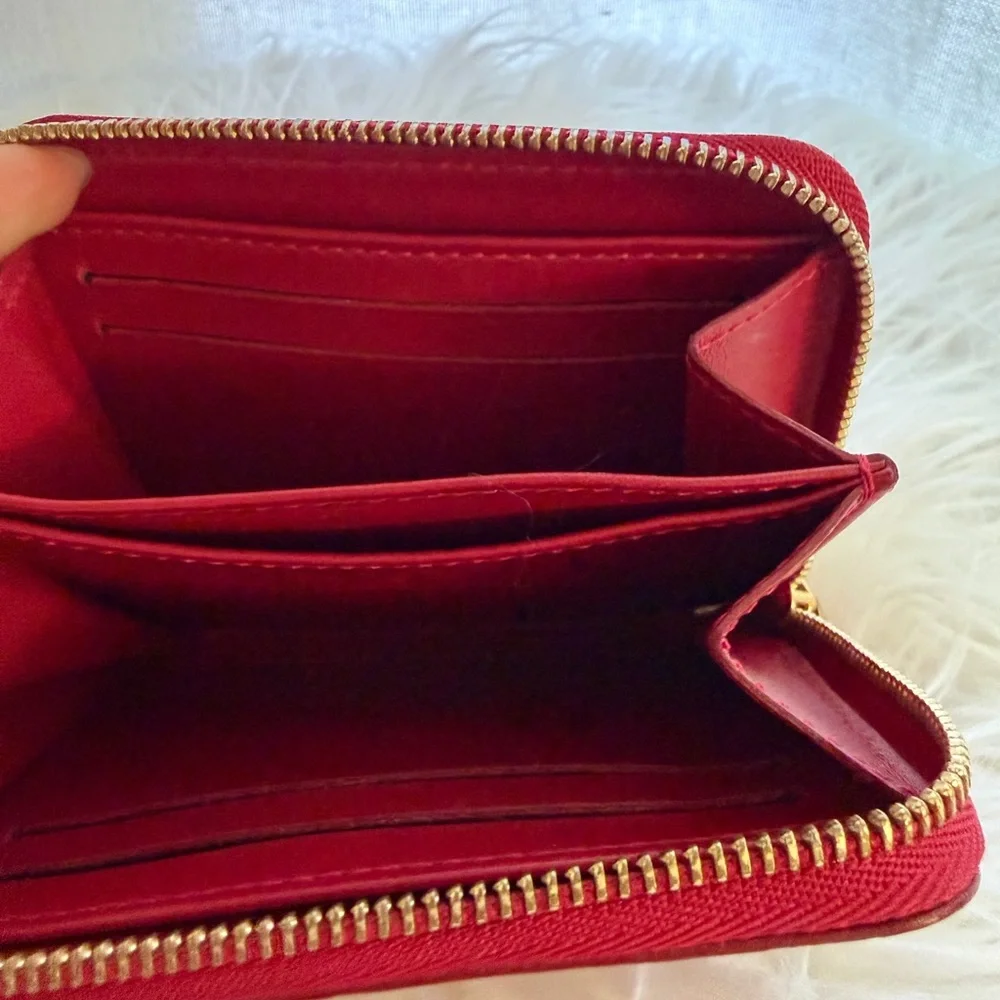 Louis Vuitton Vernis Cherry Red Zipper
Coin Purse - Picture 6 of 8